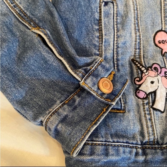 Forever 21 Jean Jacket with Embroidered Patches (Girls size XL - 13/14) - Picture 6 of 9
